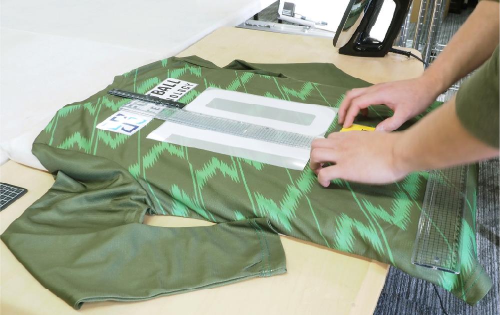 熟練された職人の技で命を吹き込むイメージ画像